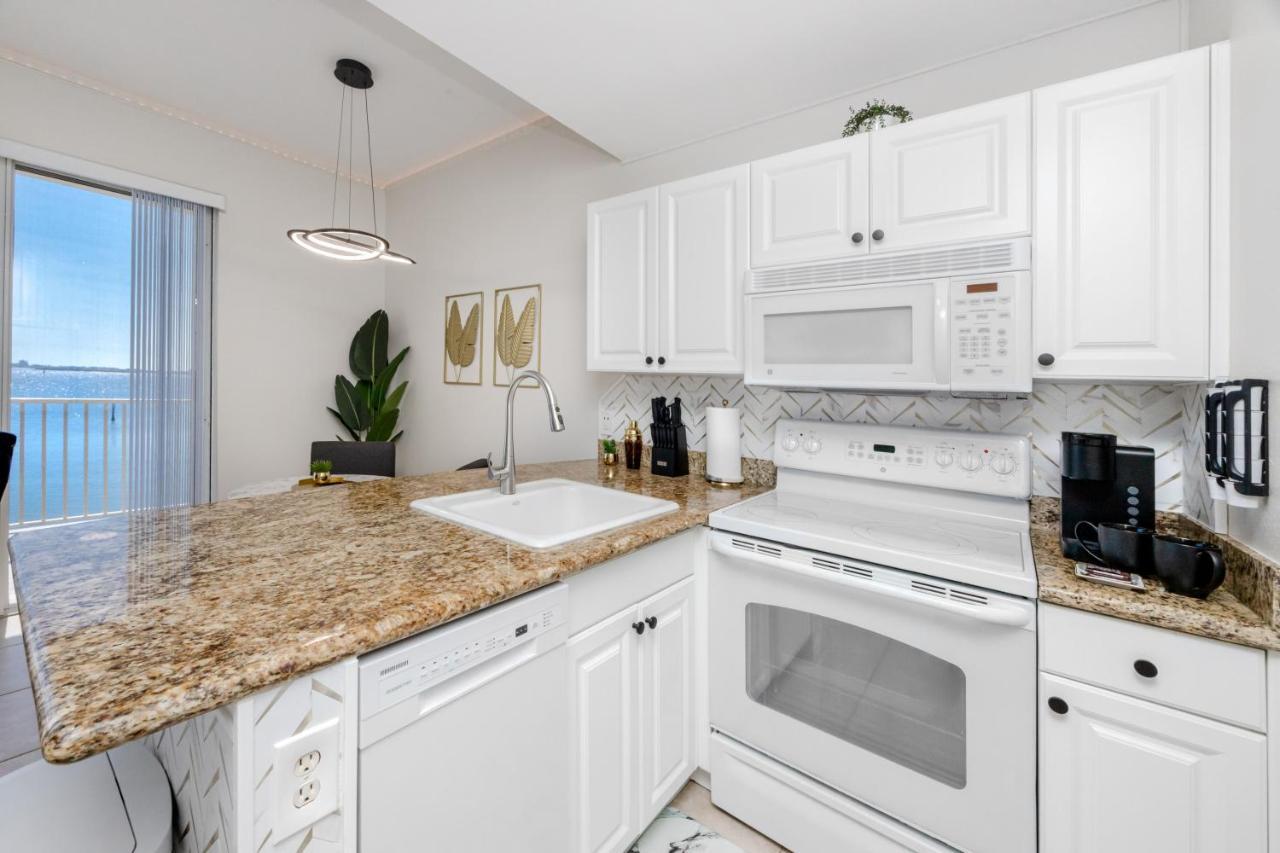 Elegant Waterfront Place For Two/Boca Ciega Resort St. Petersburg Exterior photo